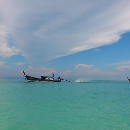 Ten Moons Lipe Resort 외부 사진