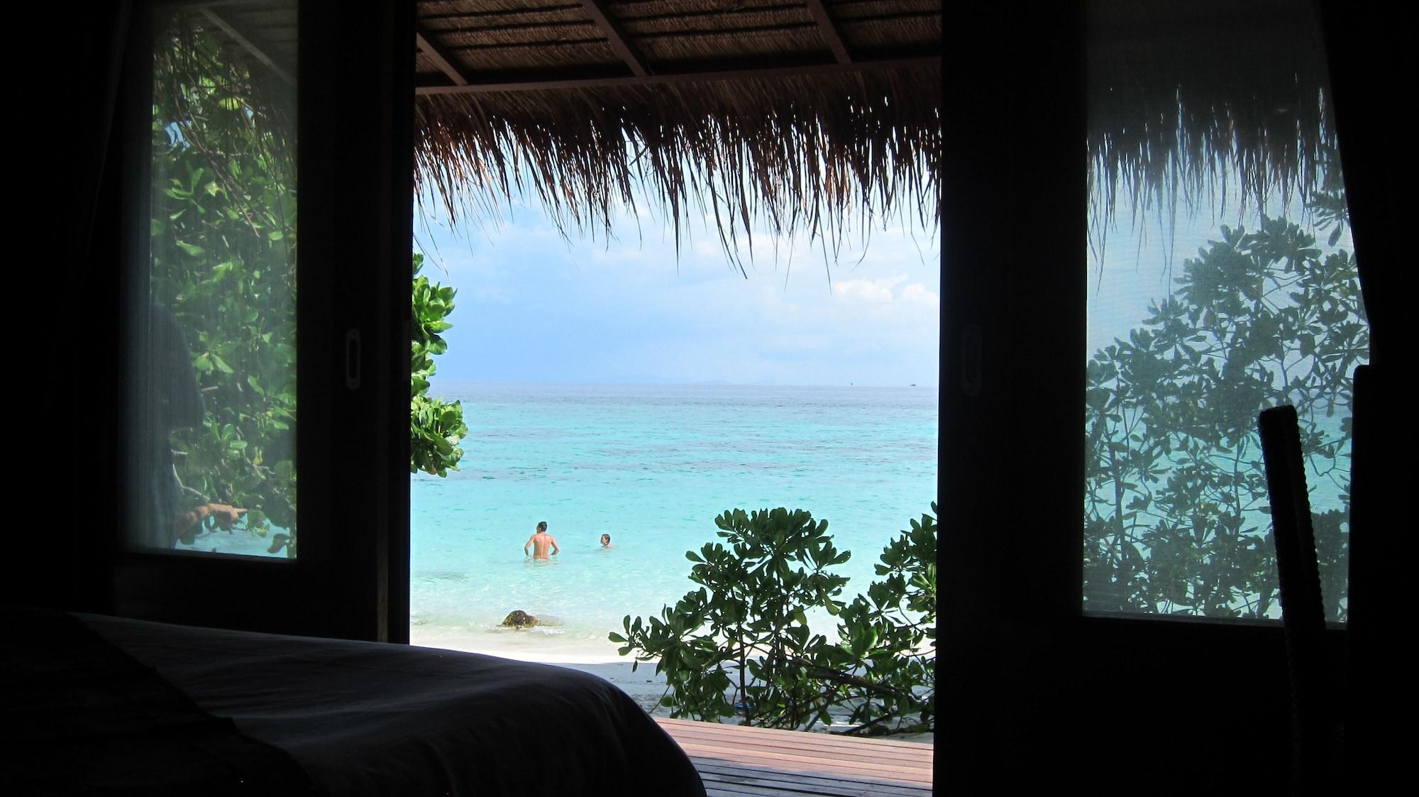 Ten Moons Lipe Resort 외부 사진