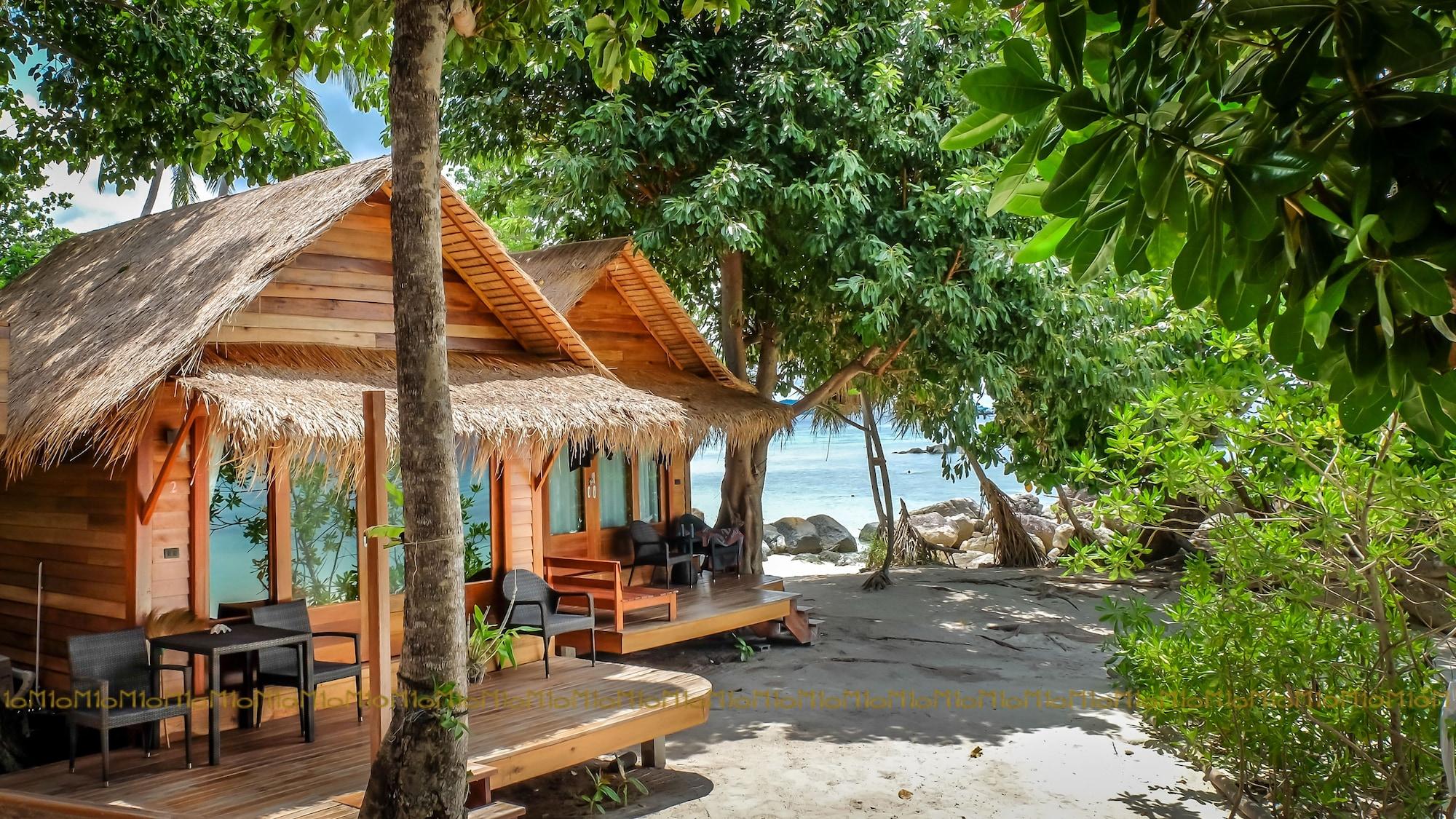 Ten Moons Lipe Resort 외부 사진