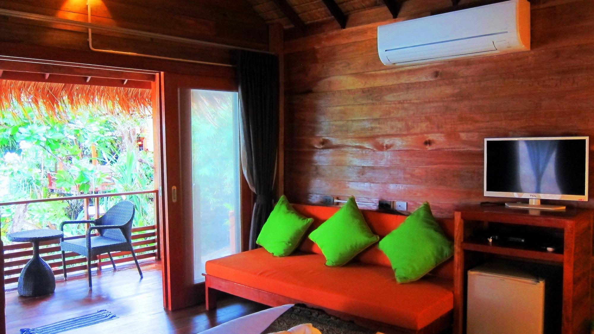 Ten Moons Lipe Resort 외부 사진