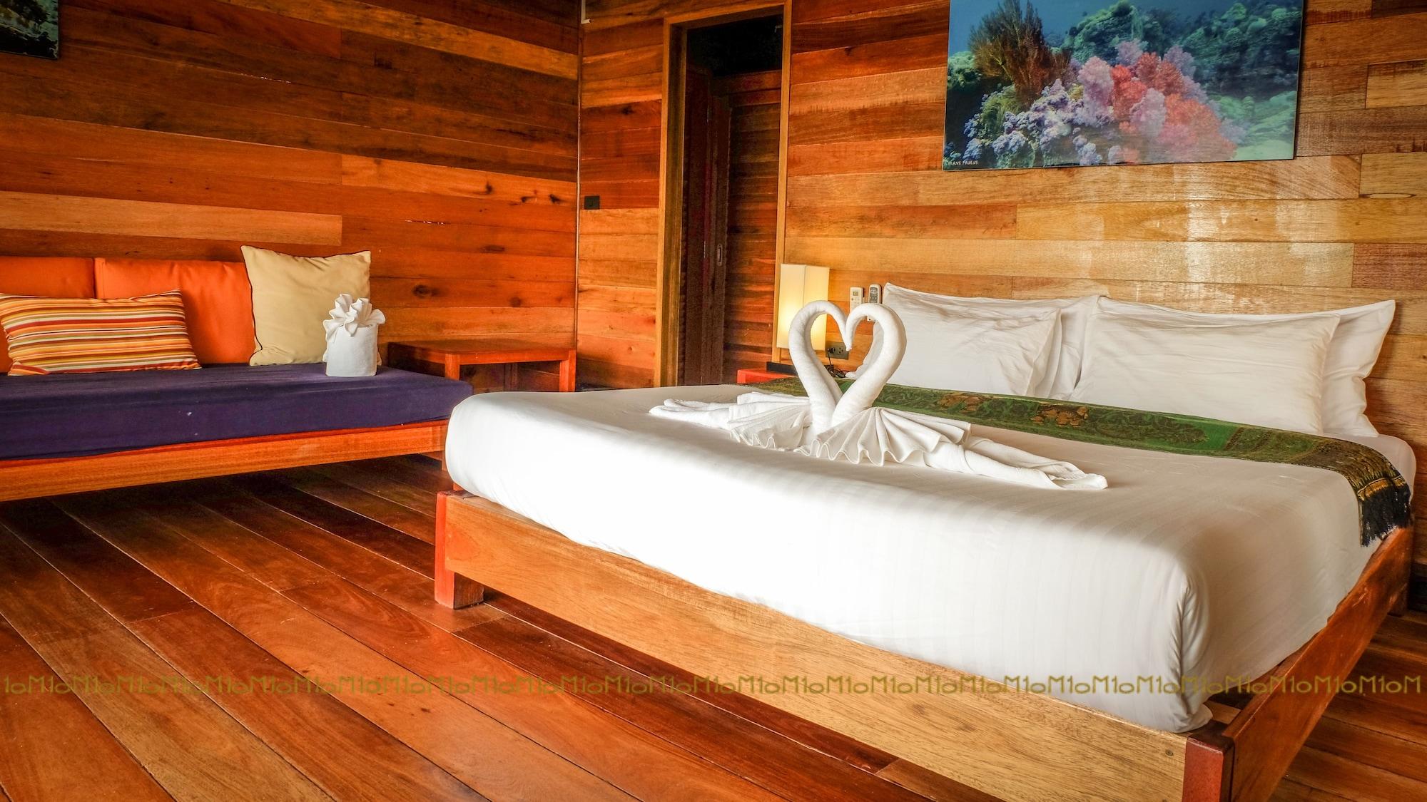 Ten Moons Lipe Resort 외부 사진