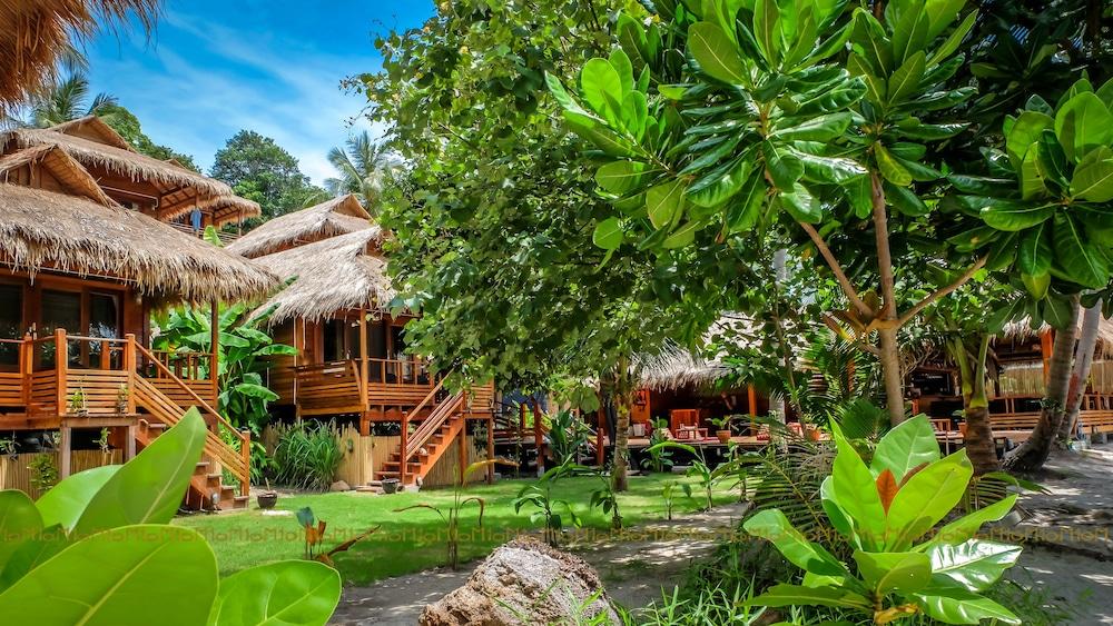 Ten Moons Lipe Resort 외부 사진