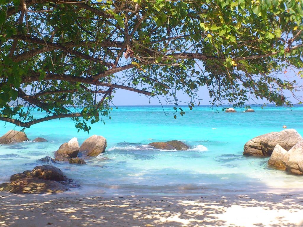 Ten Moons Lipe Resort 객실 사진