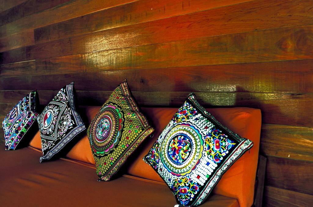 Ten Moons Lipe Resort 외부 사진