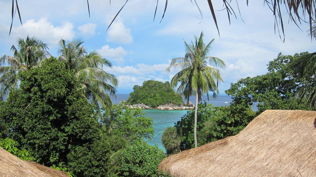 Ten Moons Lipe Resort 객실 사진