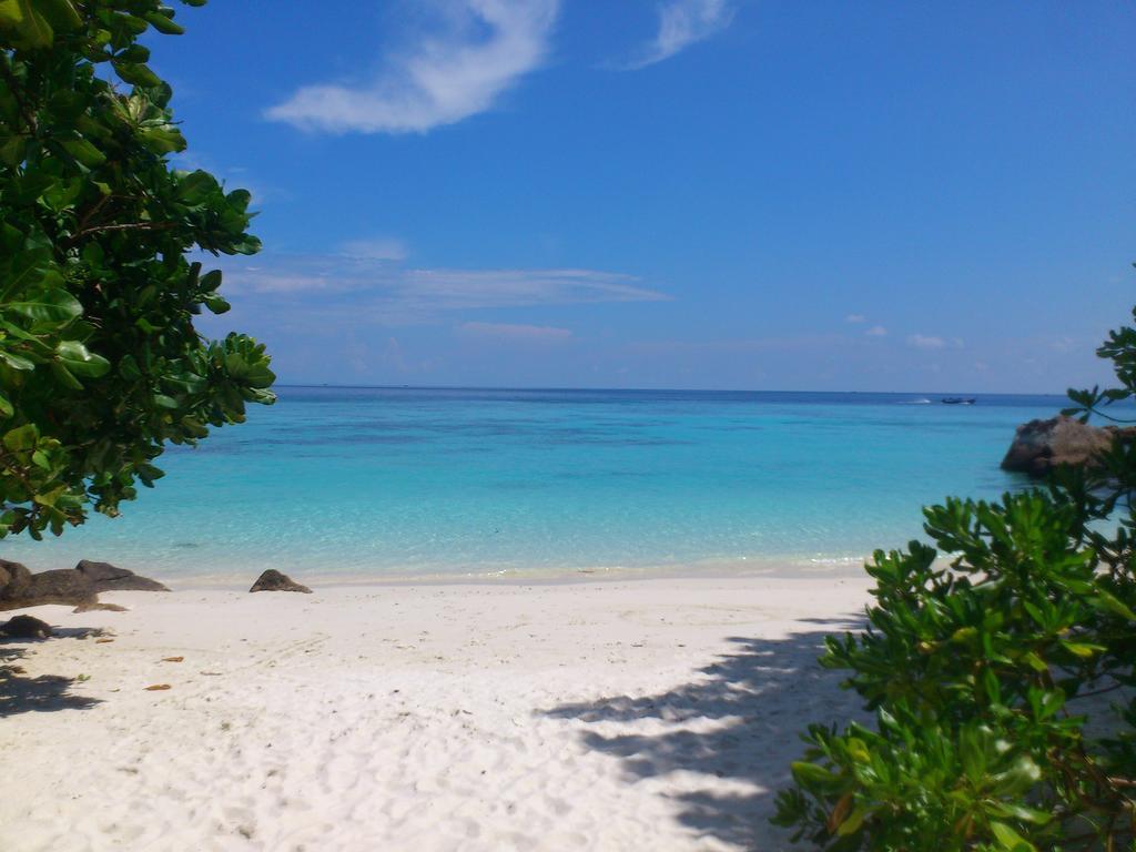 Ten Moons Lipe Resort 객실 사진