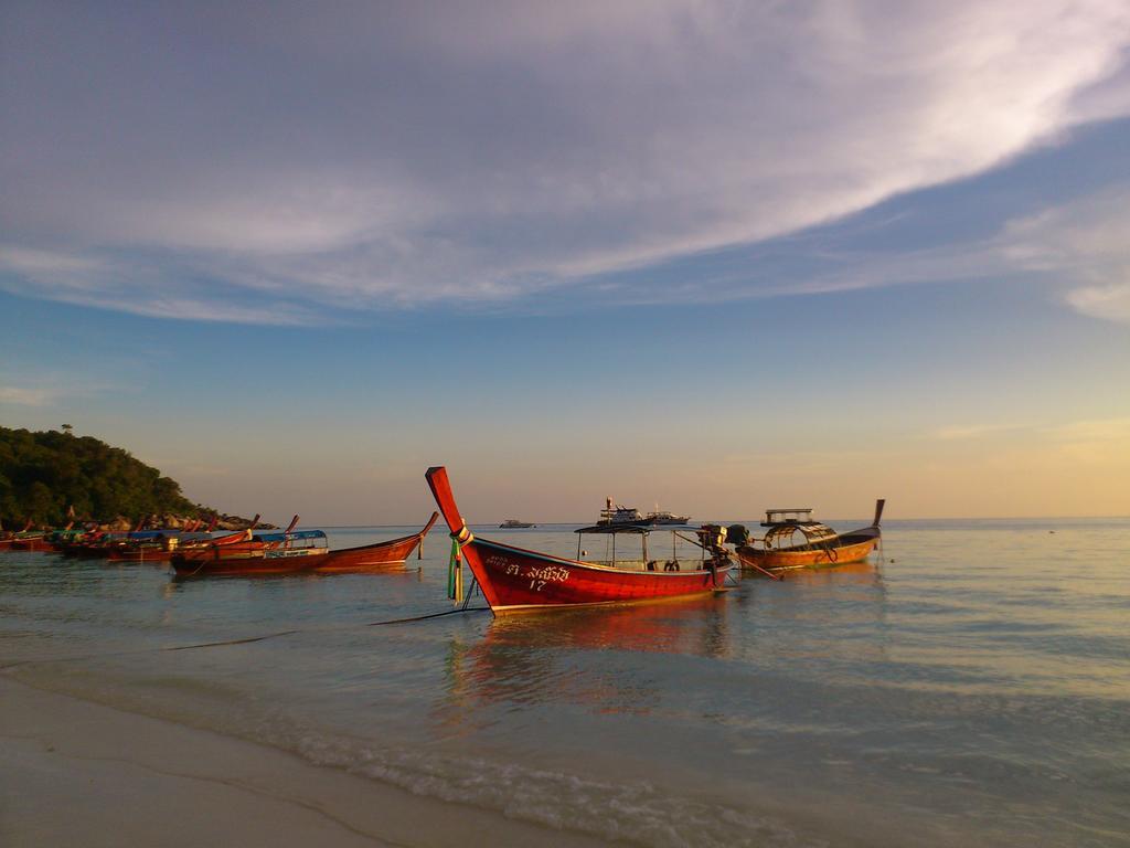 Ten Moons Lipe Resort 외부 사진