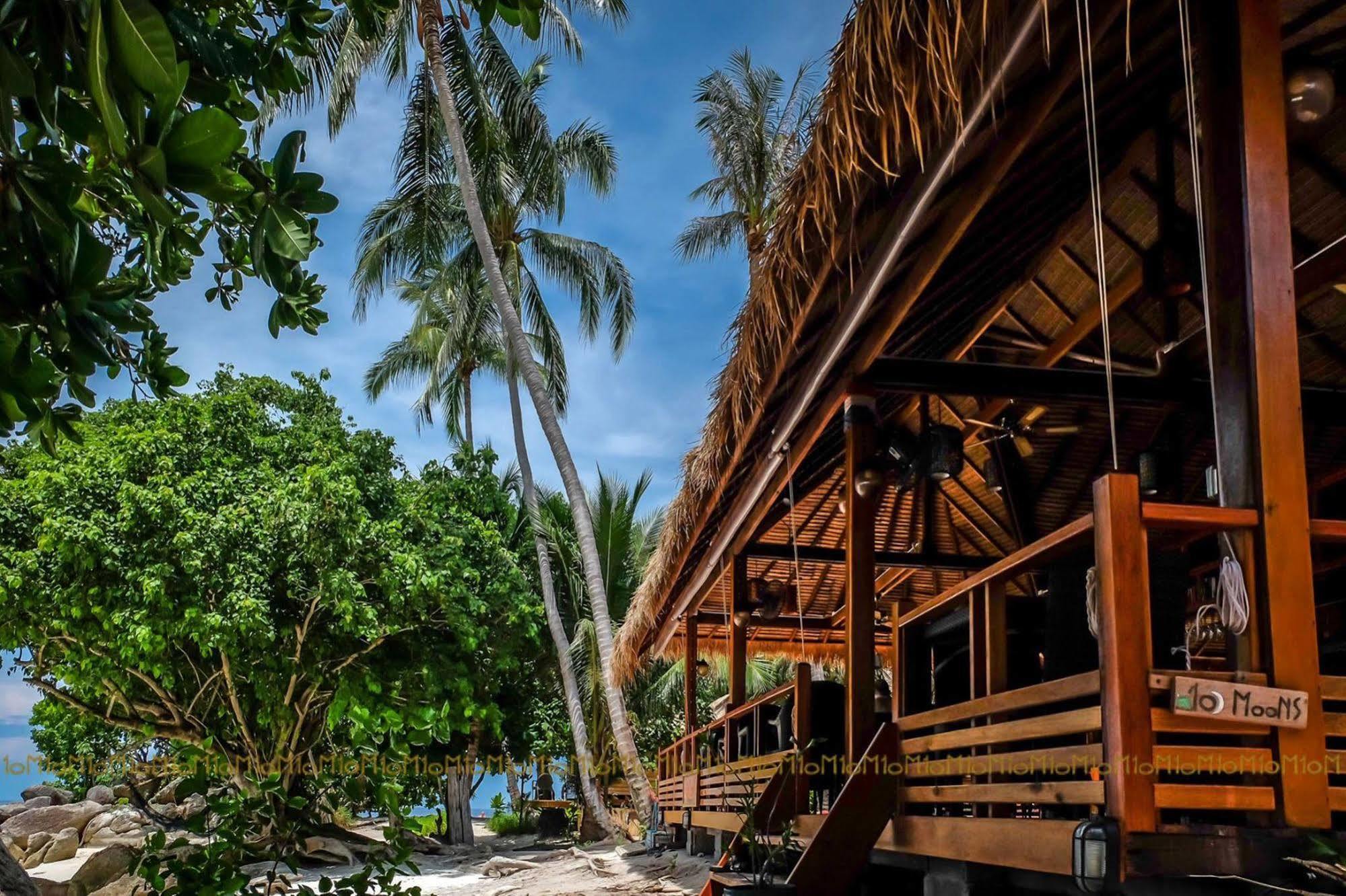 Ten Moons Lipe Resort 외부 사진