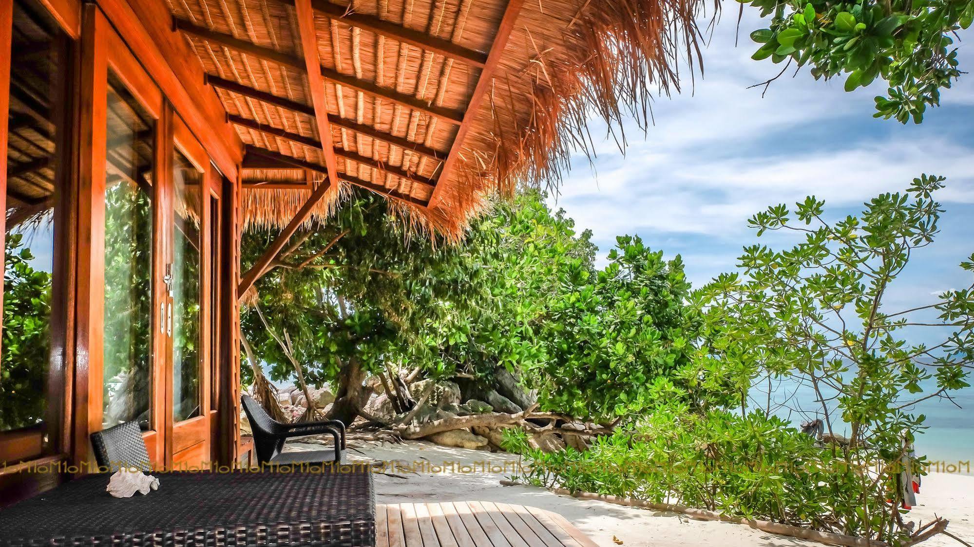 Ten Moons Lipe Resort 외부 사진